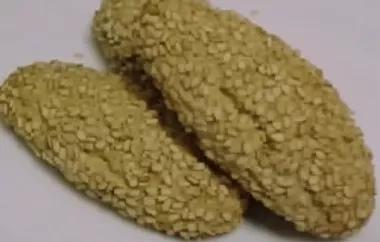Satisfy your sweet tooth with these crunchy and nutty sesame seed cookies!