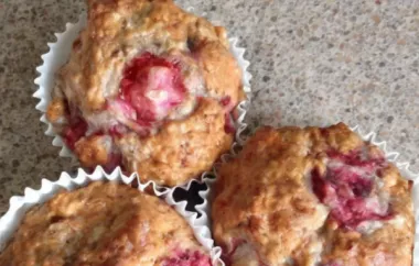 Strawberry-Cinnamon-Oatmeal Muffins