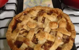 Aunt Carol's Apple Pie - The Perfect Dessert for All Occasions