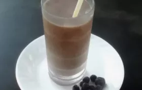 Blueberry-Spinach Protein Smoothie