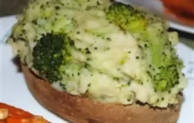 Cheesy and Delicious Parmesan and Broccoli Stuffed Potatoes Recipe