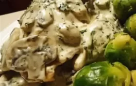 Creamy and Flavorful Sour Cream Mushroom Chicken Recipe