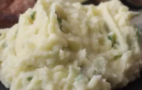 Creamy and Tangy Mashed Potatoes with a Kick of Horseradish