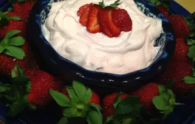 Creamy Strawberry Fruit Dip