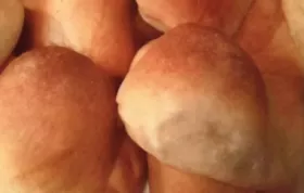 Deb's Cloverleaf Rolls - Delicious and fluffy dinner rolls