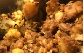Delicious Aloo Gobi Recipe with Potatoes and Cauliflower
