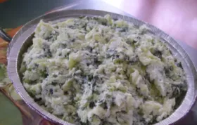 Delicious and Cheesy Spinach Artichoke Dip