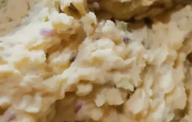 Delicious and Creamy Mashed Potato Salad Recipe