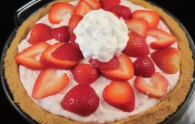 Delicious and Creamy Strawberry Cream Pie Recipe