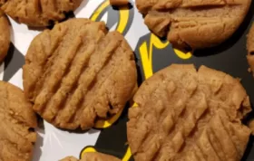 Delicious and Easy 4-Ingredient Keto Peanut Butter Cookies Recipe