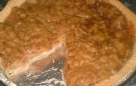 Delicious and Fragrant Crispy Rhubarb Pie