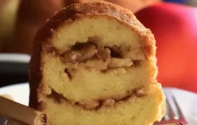 Delicious and Moist Apple Cinnamon Bundt Cake Recipe