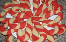 Delicious Candy Cane Cookies for a Festive Treat