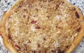 Delicious Caramel Apple Crumble Pie Recipe