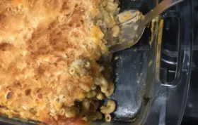 Delicious Cheesy Macaroni and Hamburger Casserole Recipe