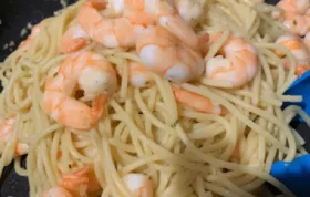 Delicious Garlic Pasta with Juicy Prawns Recipe