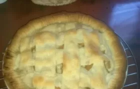 Delicious Homemade Pear Pie Recipe