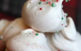 Delicious Peppermint Meringues Recipe