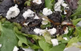 Delicious Spinach and Fig Salad with a Tangy Dressing
