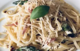 Delicious Spinach, Egg, and Pancetta Linguine Recipe