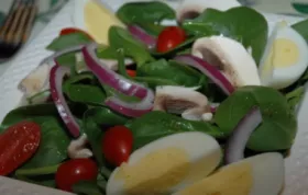 Delicious Spinach Salad with Warm Bacon Dressing
