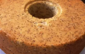 Delicious Ukrainian Sour Cream Poppy Seed Cake Recipe