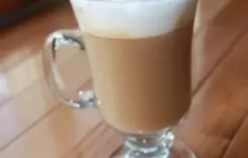 Learn how to make a classic cafe latte at home