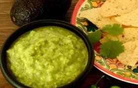 Spicy Avocado Sauce: A Creamy and Zesty Condiment